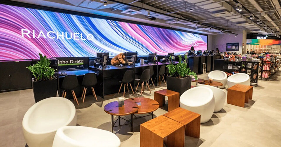 São Paulo flagship Riachuelo store with Userful powered video wall